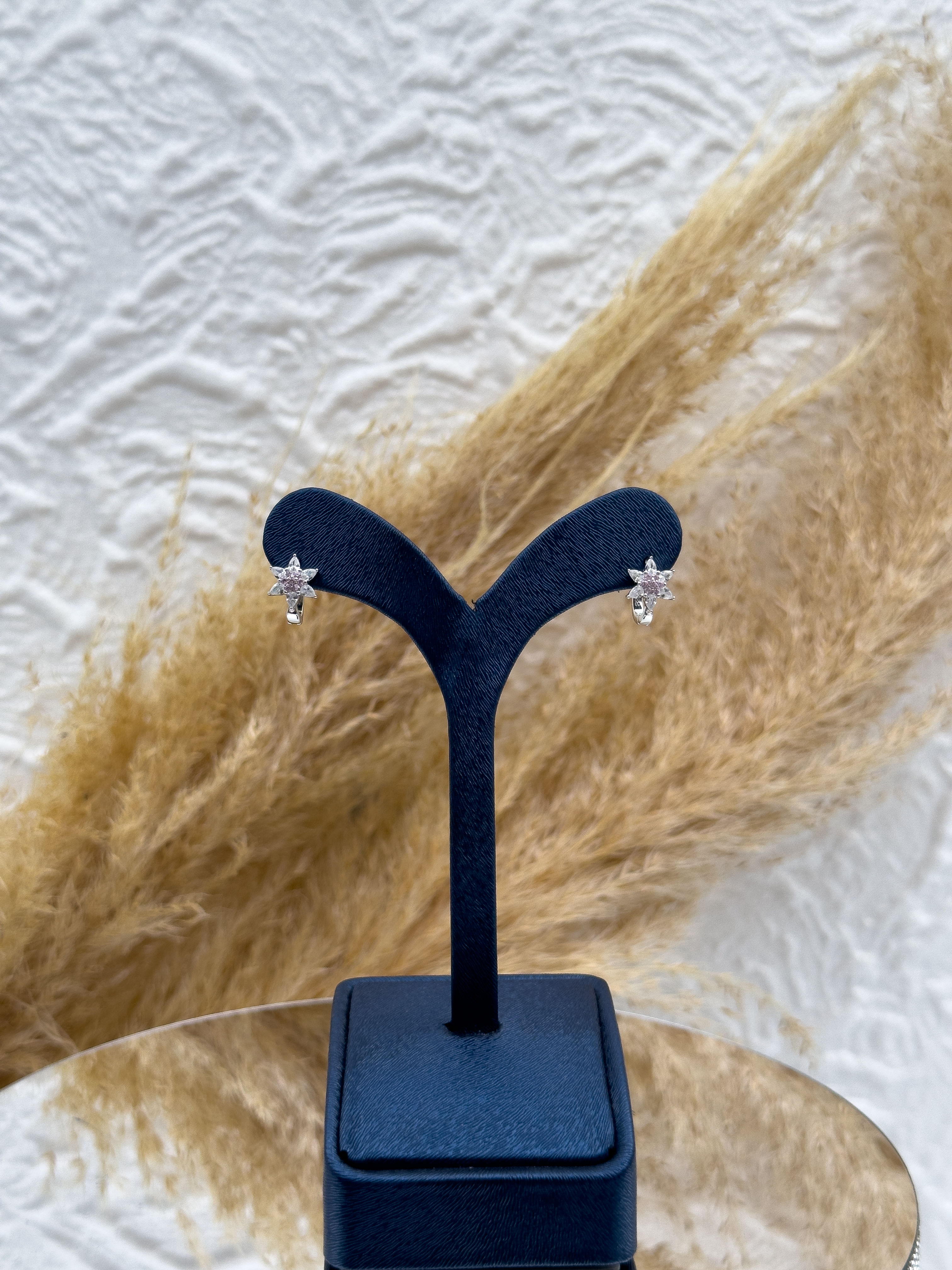 925 Ayar Gümüş Lotus Modeli Pembe Taşlı Özel Tasarım Çocuk Küpesi